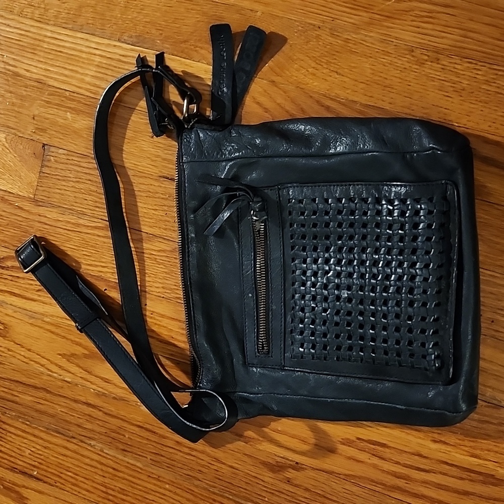 Nino Bossi black leather bag